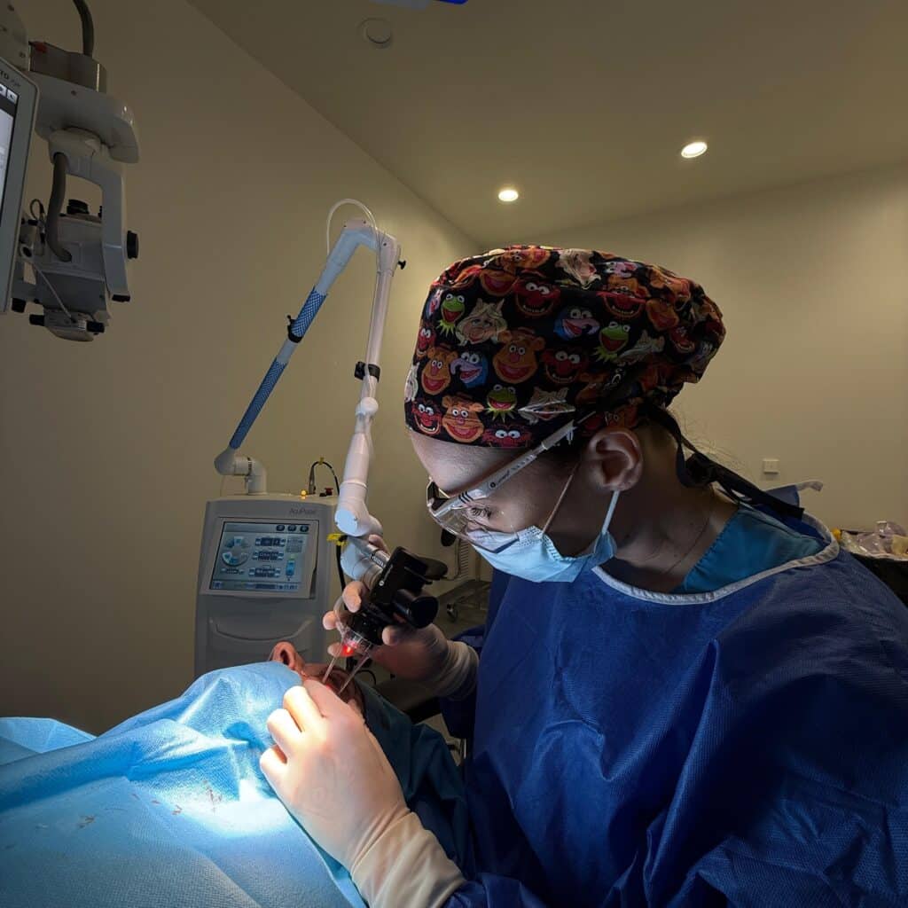 Blefaroplastia laser